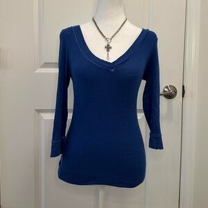 Aeropostale dark blue V-neck quarter sleeve top 💙